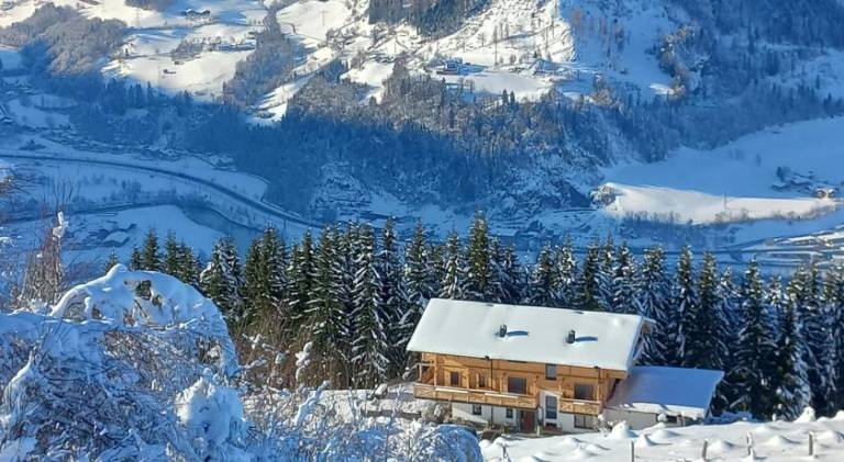 Rental apartment with terrace, garden & barbecue in Sankt Johann im Pongau