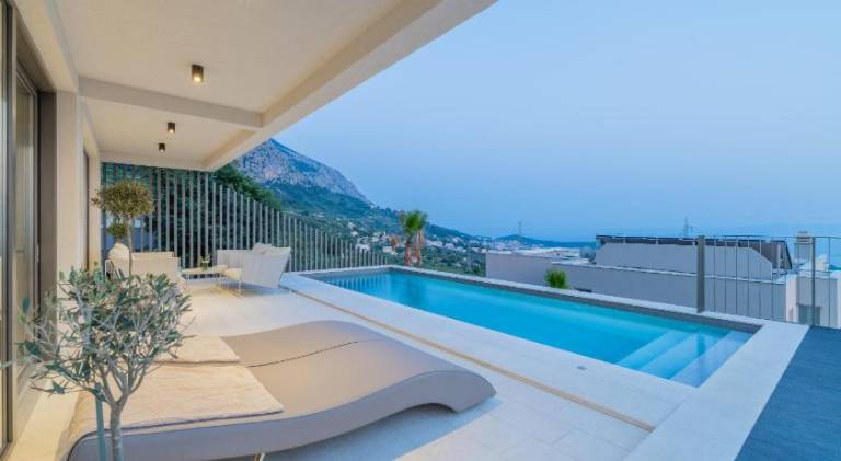 Pleasant villa with jacuzzi & pool | Pets are welcome in Tucepi
