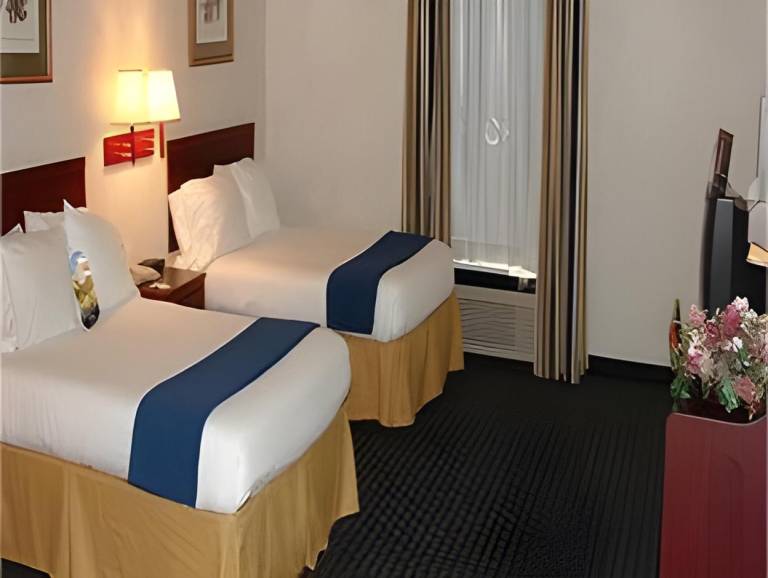 Country Inn & Suites by Radisson, Benton Harbor-St. Joseph, MI in Benton Harbor, MI