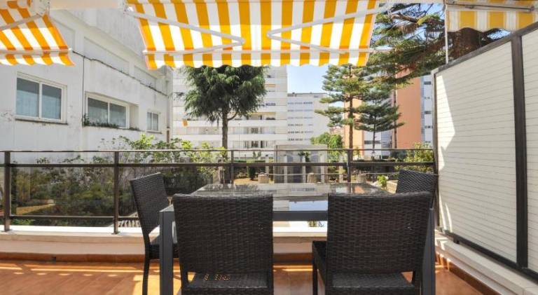 Apartment with patio, garden & private pool | Next to the beach | Dogs allowed in Lloret de Mar