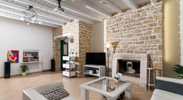 Villa with terrace, yard & barbeque — photo 3