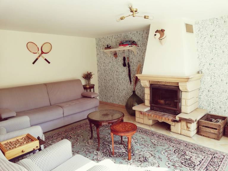 House with hot tub, BBQ & terrace | Pets allowed in Bourges