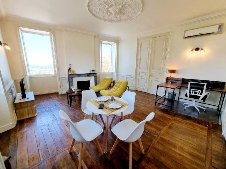 Charming rental apartment | Perfect for remote work | Pets allowed in Angouleme