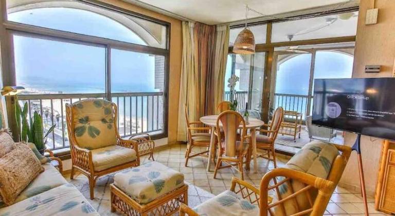 Orchid Hotel Beachfront 2BR Apartment in Tel Aviv