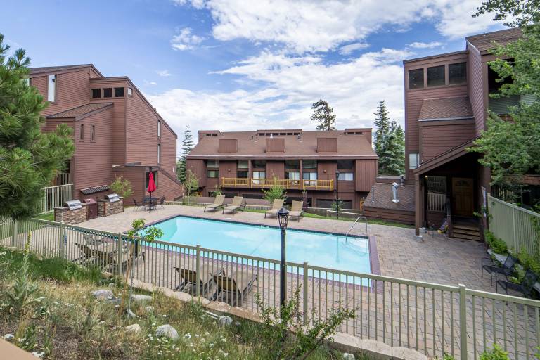 Condo with sauna, terrace & heated pool | Mountain view in Mammoth Lakes, CA