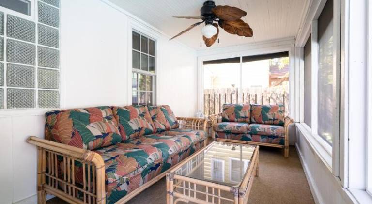 Vacation home with pool | Perfect for remote work | Pet-friendly — photo 4