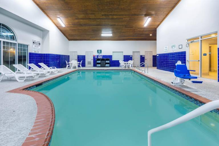 La Quinta Inn & Suites by Wyndham Rockwall — photo 3