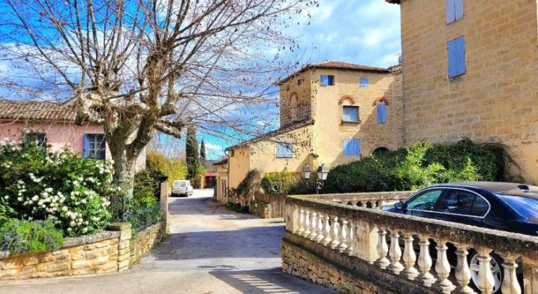 Vacation home with pool in Uzès