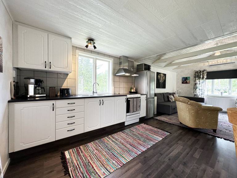 Vacation home with grill, yard & terrace | Dogs allowed — photo 4