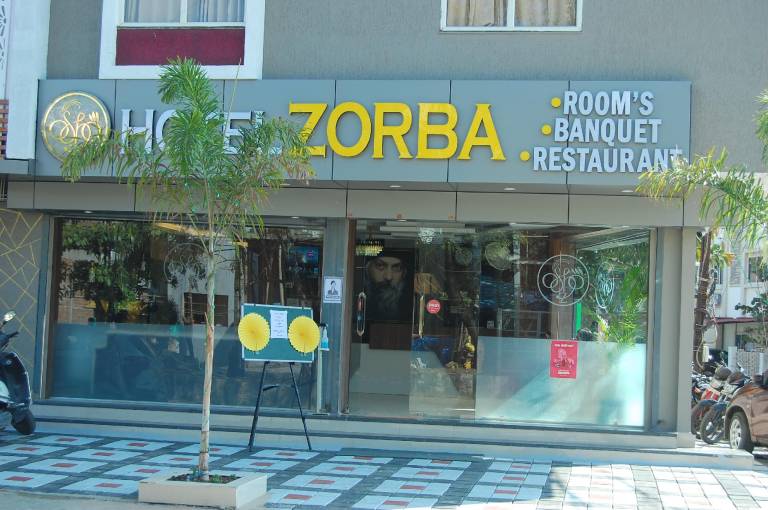 Hotel Zorba