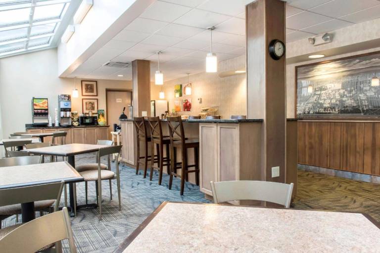 Days Inn by Wyndham Penn State — photo 5