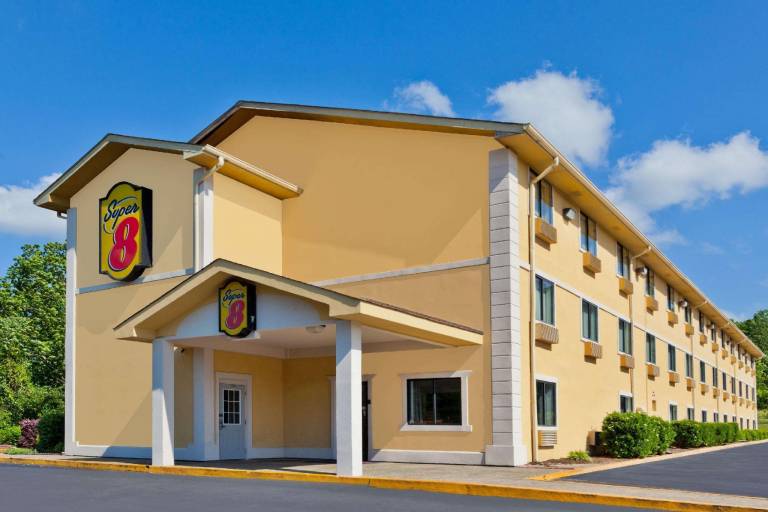 Super 8 By Wyndham Chattanooga Lookout Mountain Tn in Chattanooga, TN