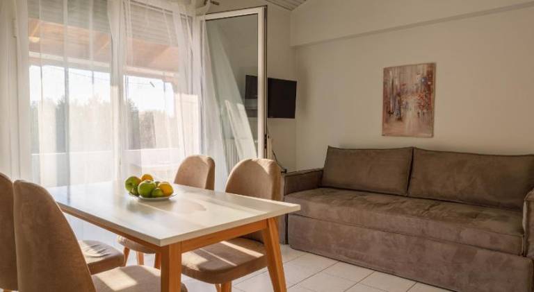 Rental apartment with barbecue, garden & patio — photo 2