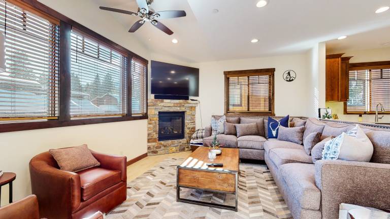 Holiday apartment with private pool & terrace in Mammoth Lakes, CA