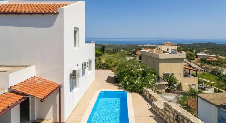 Villa Views with Private Pool & Sea Horizon in Apokoronas