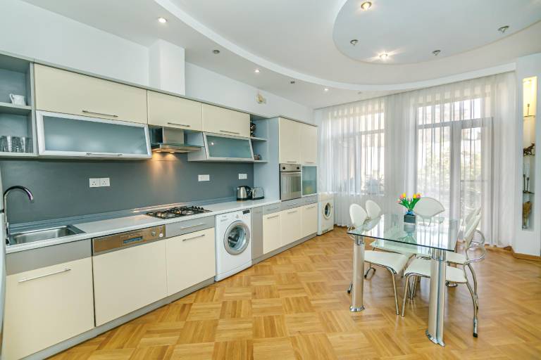 Villa | Next to Baku Boulevard | Pets are welcome — photo 3