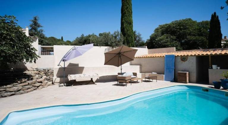 Apartment with pool & terrace in La Ciotat