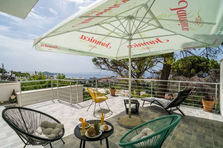 Rental apartment with patio | Sea view — photo 2