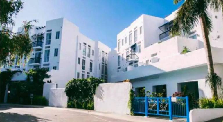 Rental apartment with pool & hot tub in Tagaytay