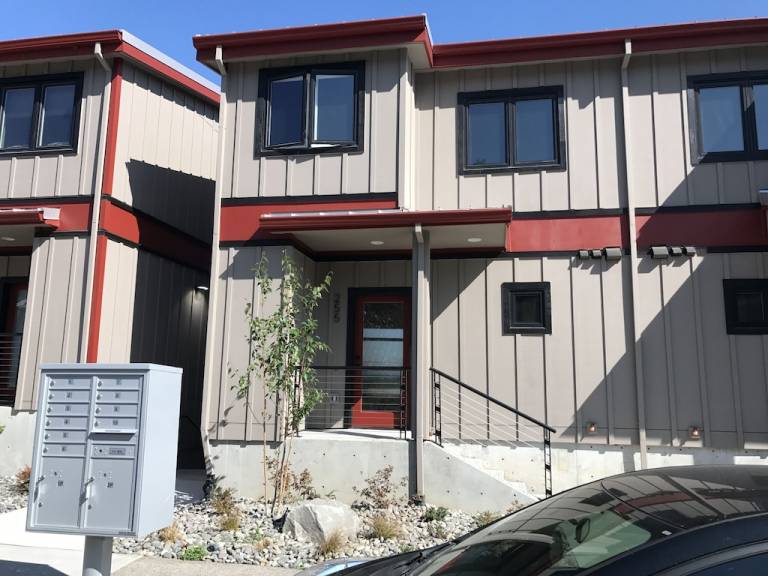 House  Troutdale