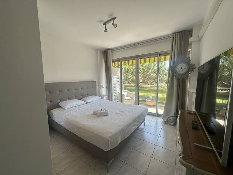 Holiday apartment with terrace — photo 4