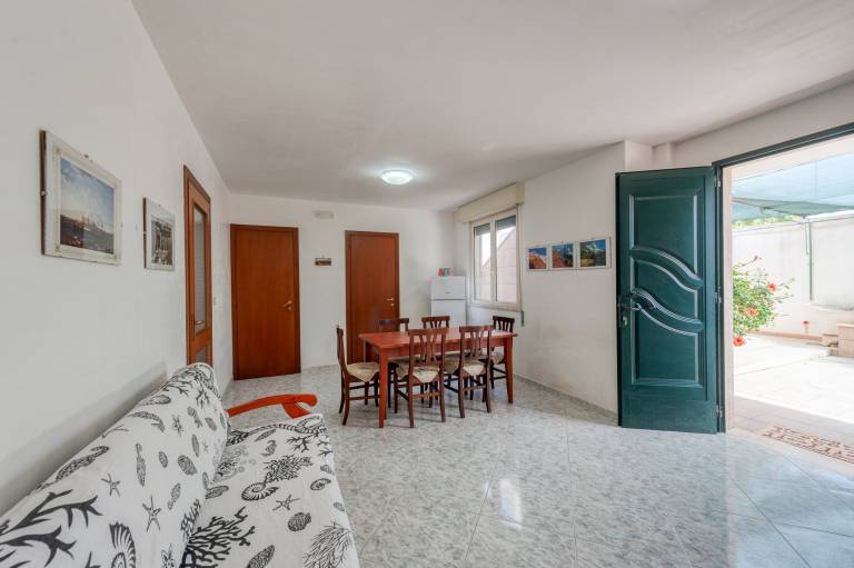 Beautiful holiday apartment with fast internet, barbecue & terrace | Next to the beach | Dogs allowed — photo 2