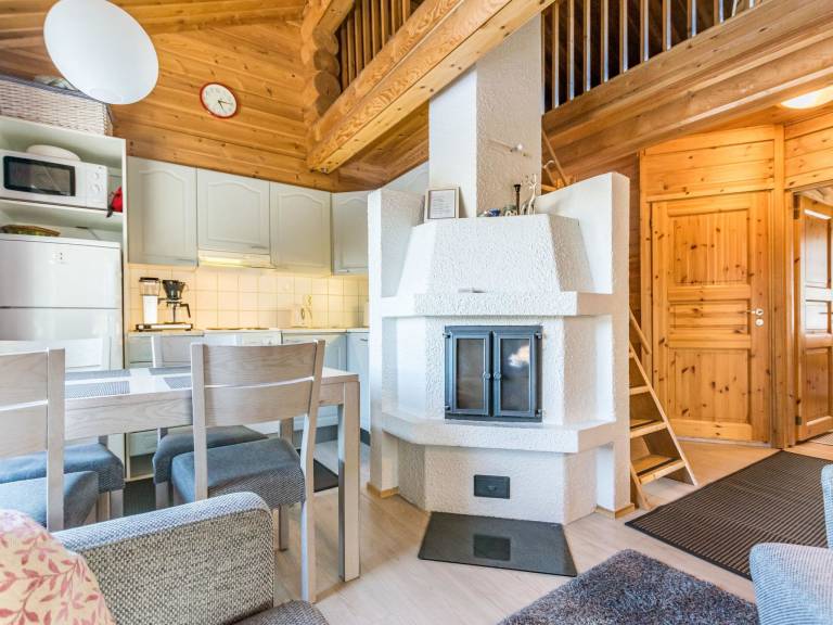 Vacation home with patio & sauna — photo 5