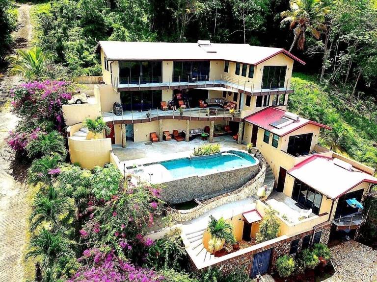 House  Laborie