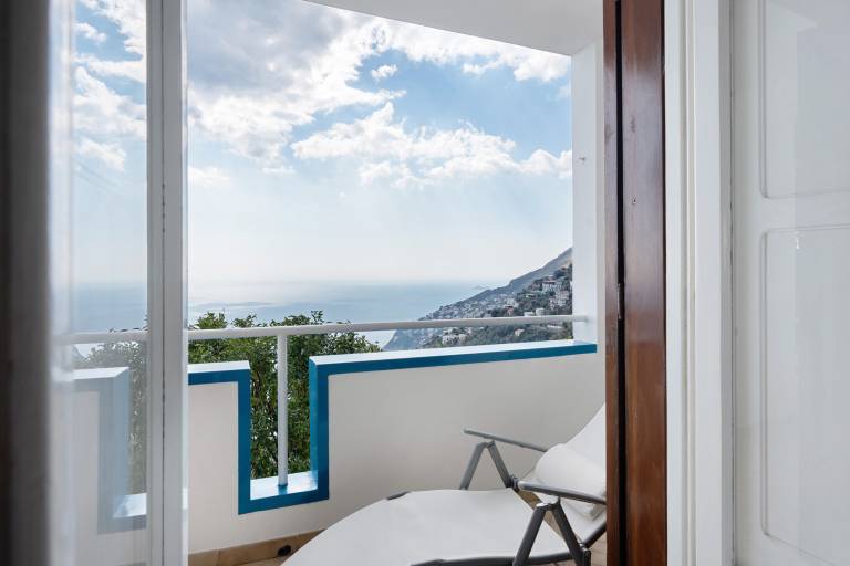 Casa Pino with Sea View, Balcony, and Wi-Fi — photo 3