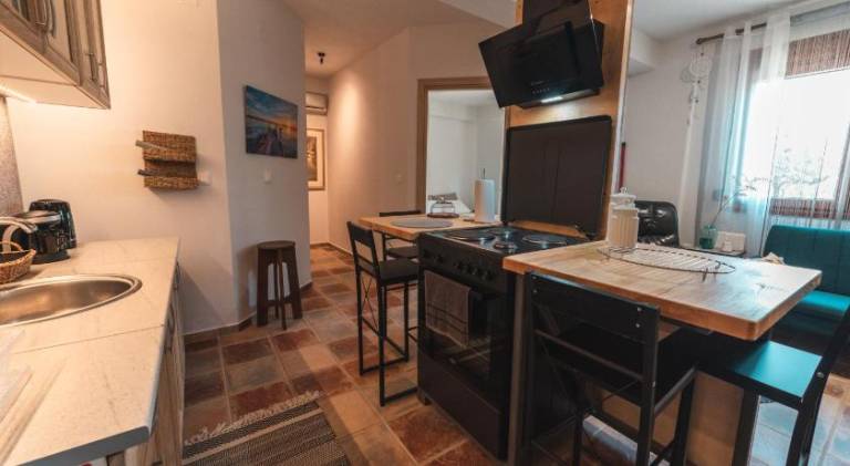 Charming vacation home with terrace, yard & barbeque | Good for workation | Dogs allowed — photo 3