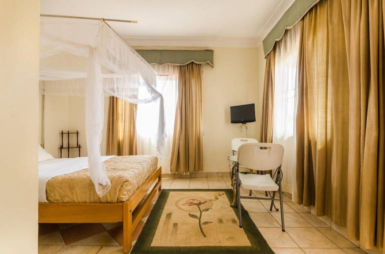 Victoria Travel Hotel — photo 2
