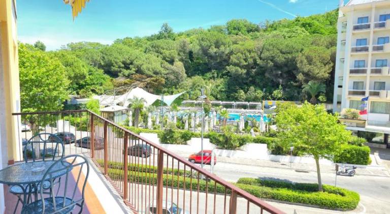 Fully equipped spacious holiday apartment | Next to the beach | Good for workation | Pets are welcome — photo 4