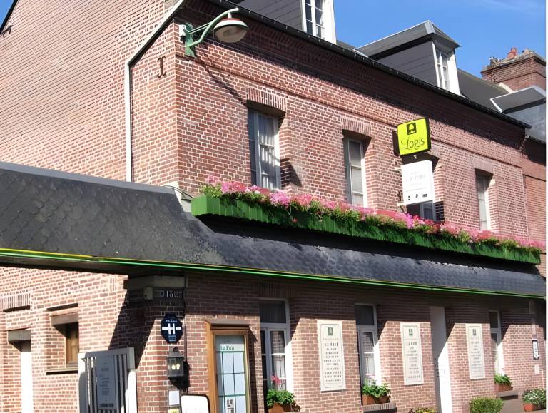 Hotel Restaurant La Paix La Robe et le Palais in Forges-les-Eaux