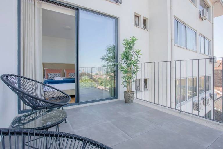 Family-friendly lovely holiday apartment with fast internet | Close to São Bento Railway Station | Dogs allowed in Porto