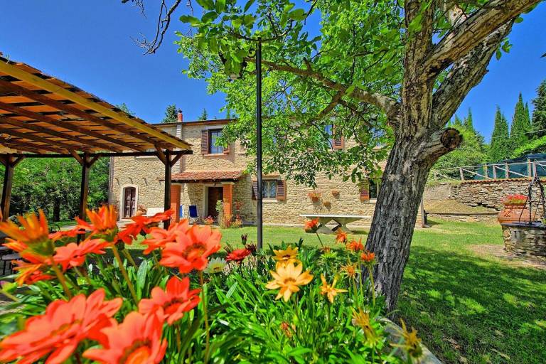 Child-friendly villa with yard, private pool & patio | Pets are welcome in Arezzo