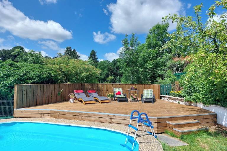 Child-friendly wonderful rental apartment with barbecue, pool & yard | Nature view | Dogs allowed — photo 4