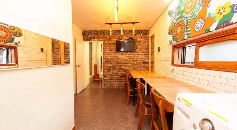 3-Gu&Anne house Hongdae 6room & 4bath House — photo 3