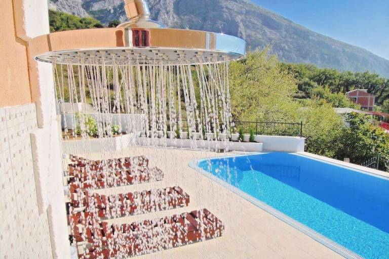 House with terrace & BBQ in Tucepi
