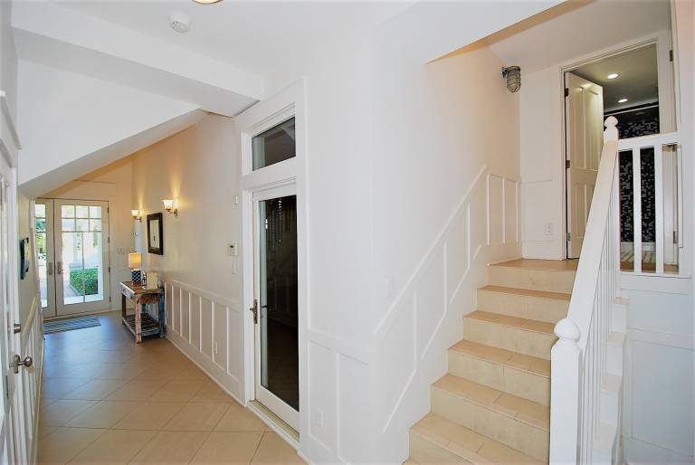Family-friendly beautiful vacation home with pool | Close to the beach | Pets are welcome — photo 2