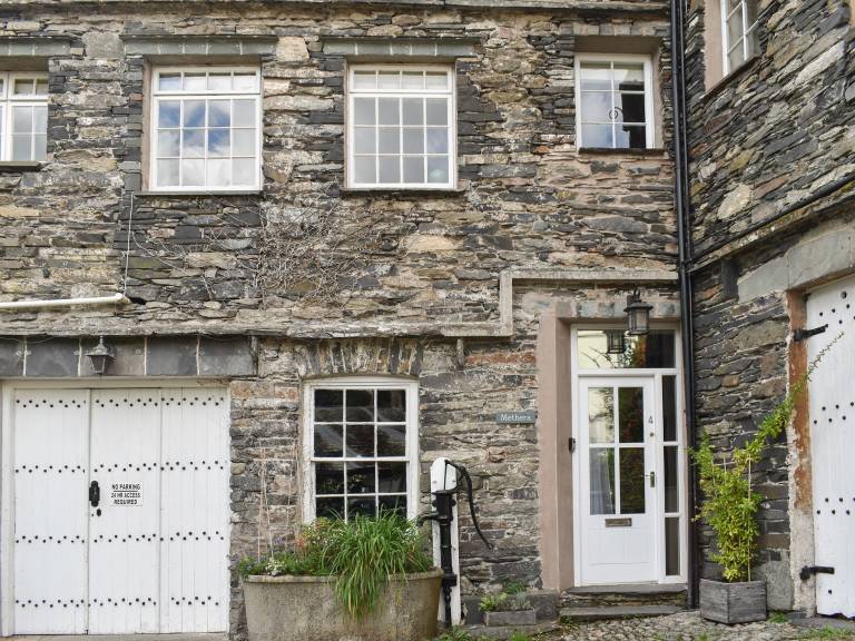 Cottage with yard | River view in Ambleside
