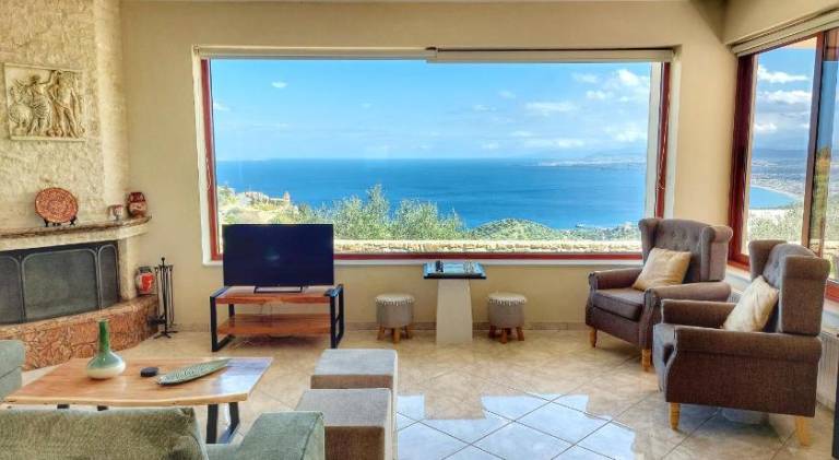 Villa with patio, private pool & BBQ | Suitable for remote work — photo 2