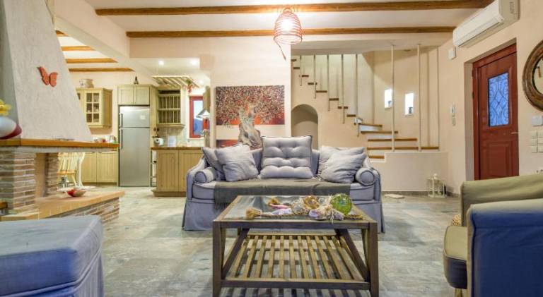 Villa with hot tub, patio & grill | Good for workation | Pet-friendly — photo 5