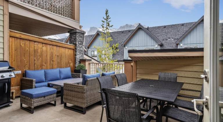 Peaks n' Patio - 3 Bedrooms, Pet Friendly, Gym, Outdoor Hot Tub — photo 5