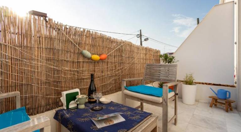 Fully equipped charming apartment with patio | Next to the beach | Good for workation | Dogs allowed — photo 3