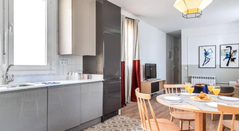 Serviced apartment with 2 rooms for 10 persons — photo 2