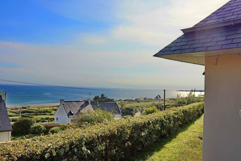 Villa with terrace, yard & barbecue — photo 3