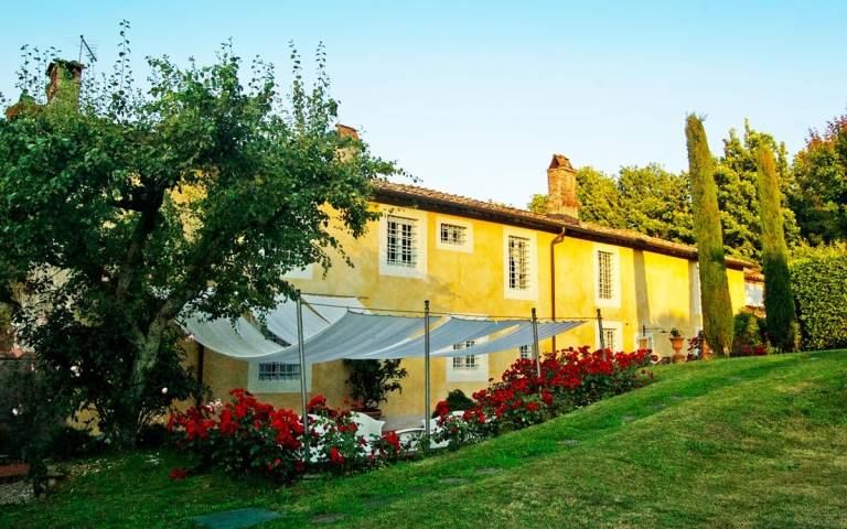 Villa with terrace, private pool & yard — photo 2