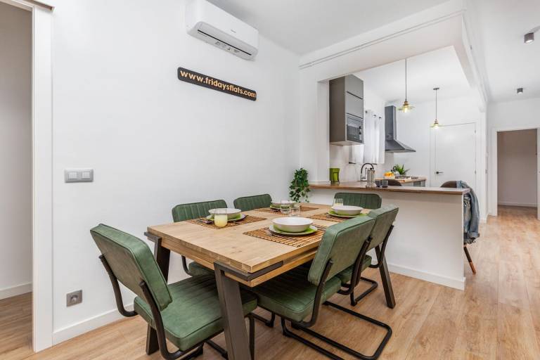 Fully equipped apartment with patio | Close to Magic Fountain of Montjuïc | Pet-friendly — photo 2
