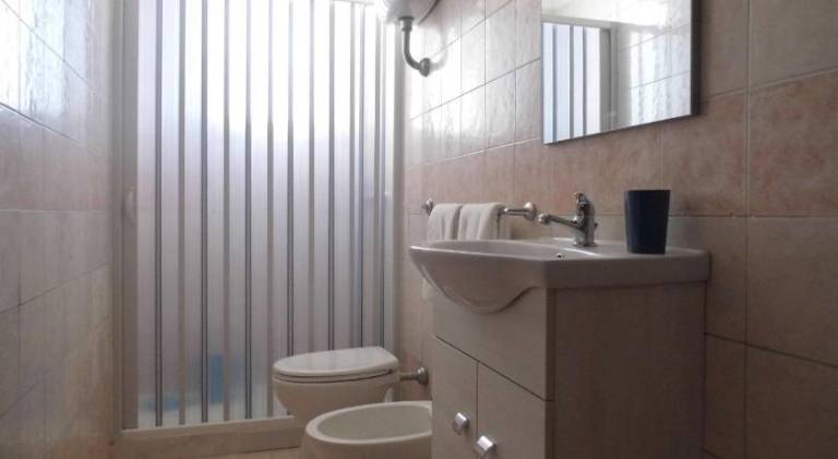Serviced apartment with garden & terrace — photo 2