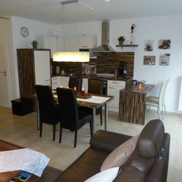 Charmante Ferienwohnung mit Terrasse 300 m zum Strand